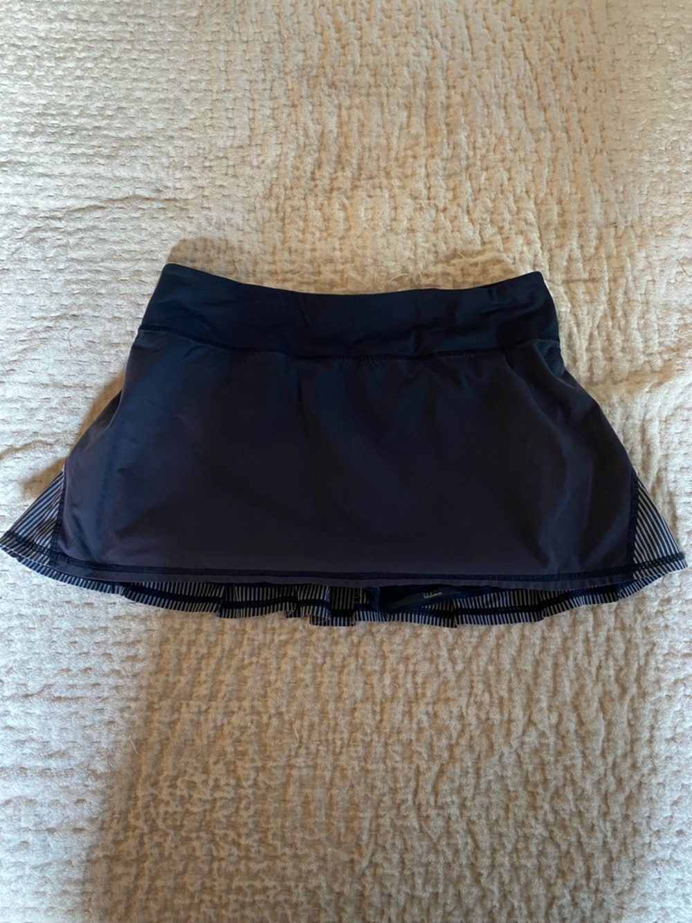 lululemon athletica navy blue striped trim skort